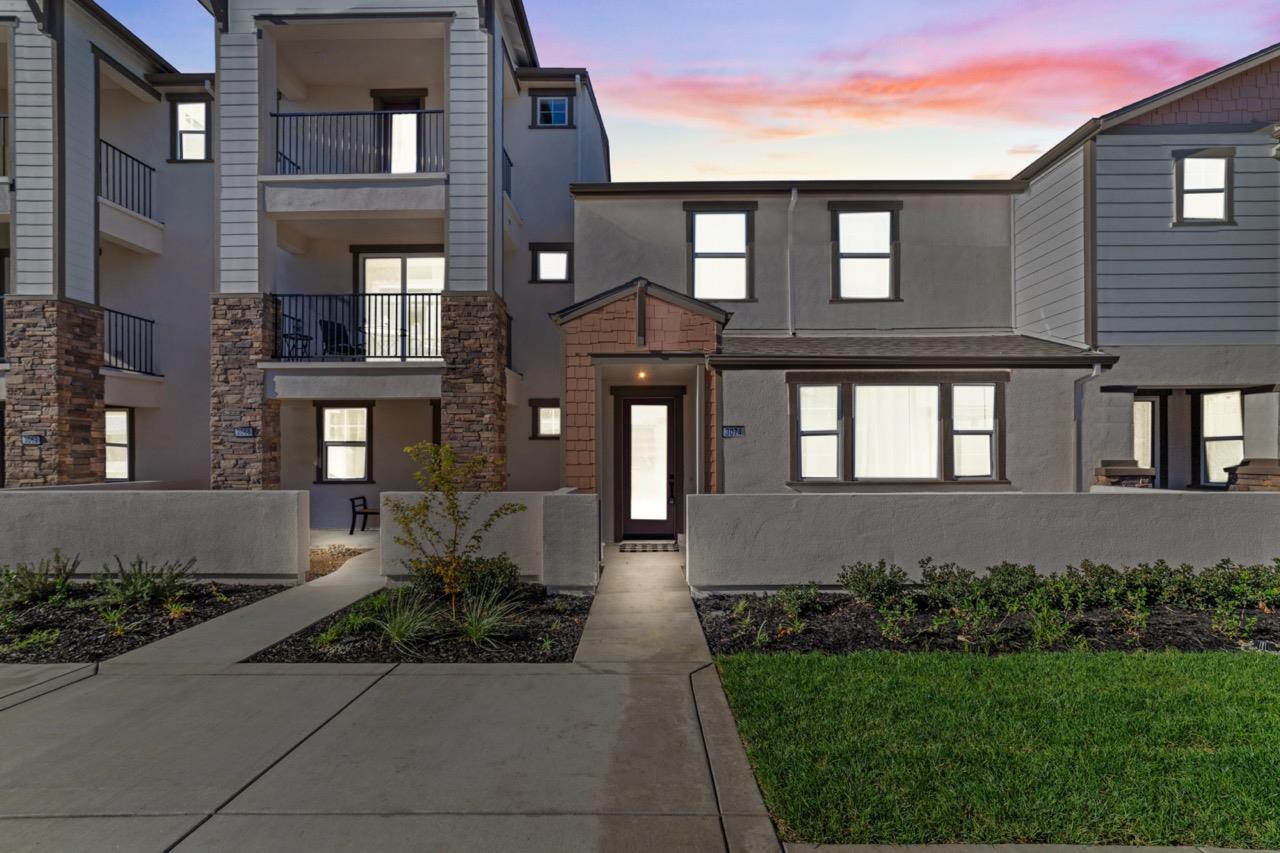 3074 Seaspray Walk