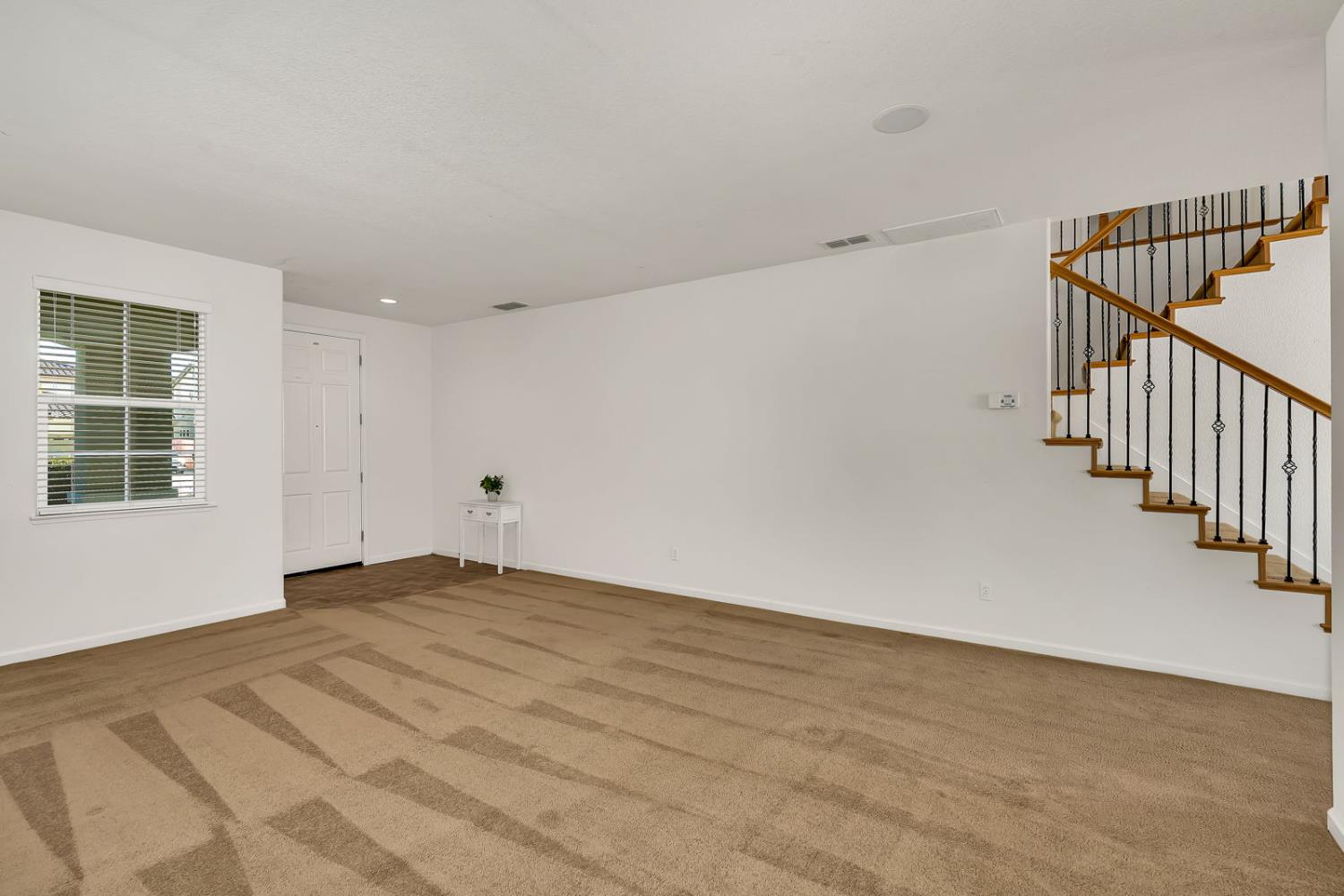 Patterson, California 95363, United States, 3 Bedrooms Bedrooms, ,3 BathroomsBathrooms,Residential,Active,240676