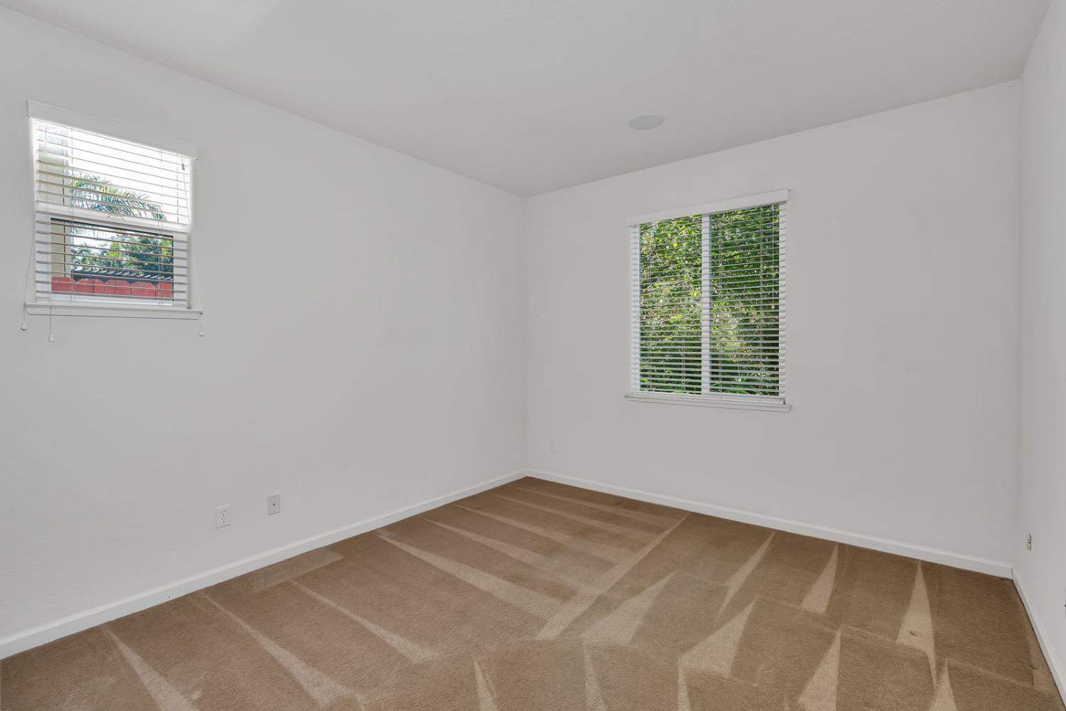 Patterson, California 95363, United States, 3 Bedrooms Bedrooms, ,3 BathroomsBathrooms,Residential,Active,240676