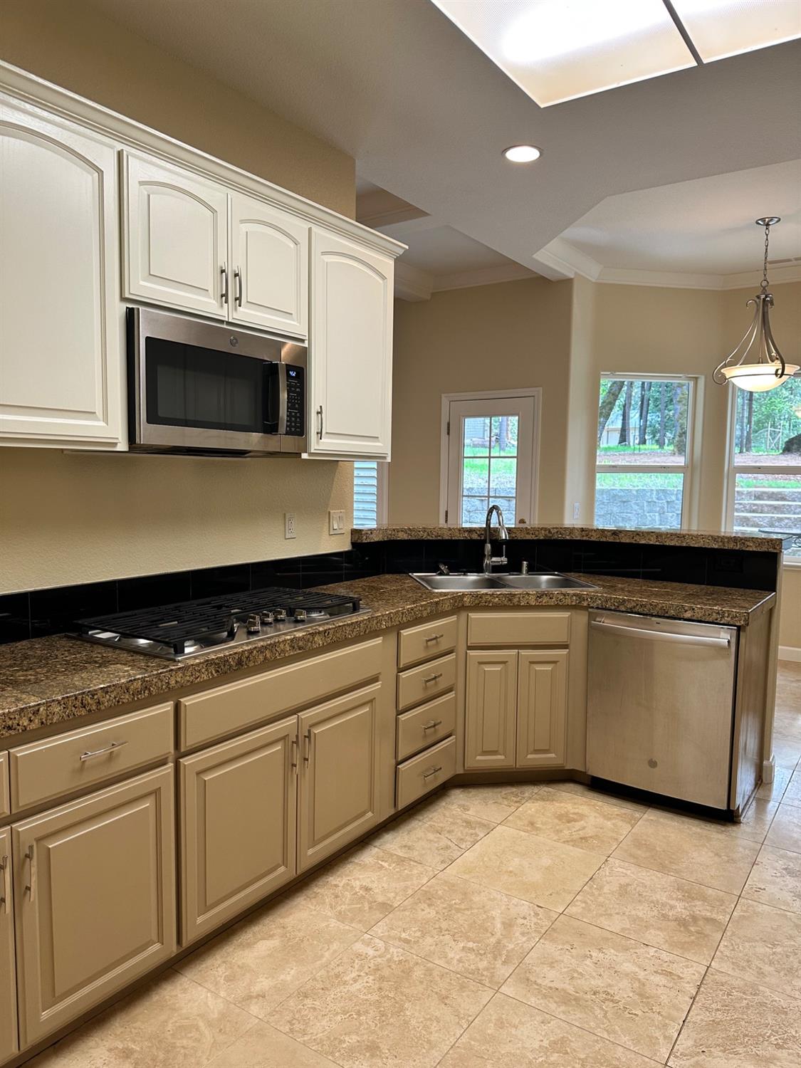 5534 Mockingbird Ct.