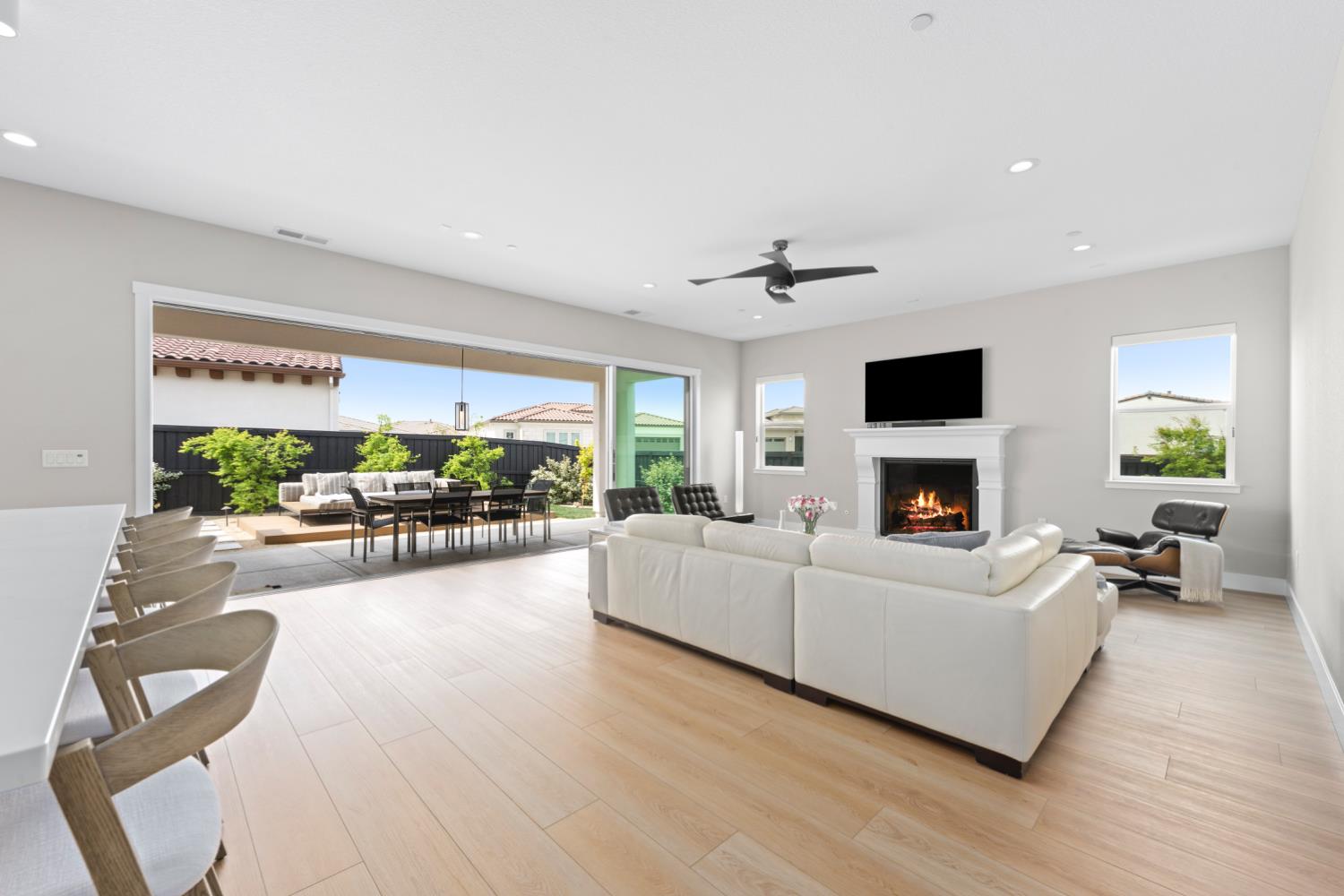 4371 Fox Hollow Street