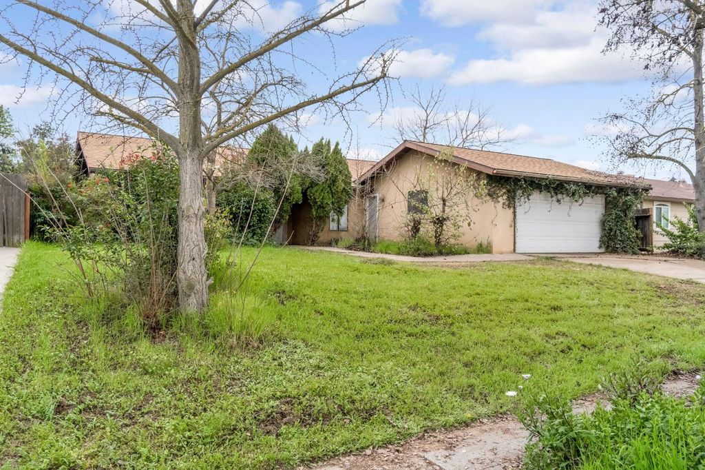 Photo of 5408 N Salinas Avenue, Fresno, CA 93722 (MLS # 226017814)