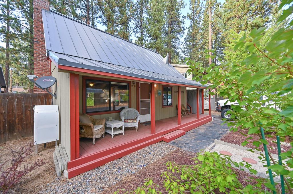 Photo of 2573 Rose Avenue, South Lake Tahoe, CA 96150 (MLS # 226033845)