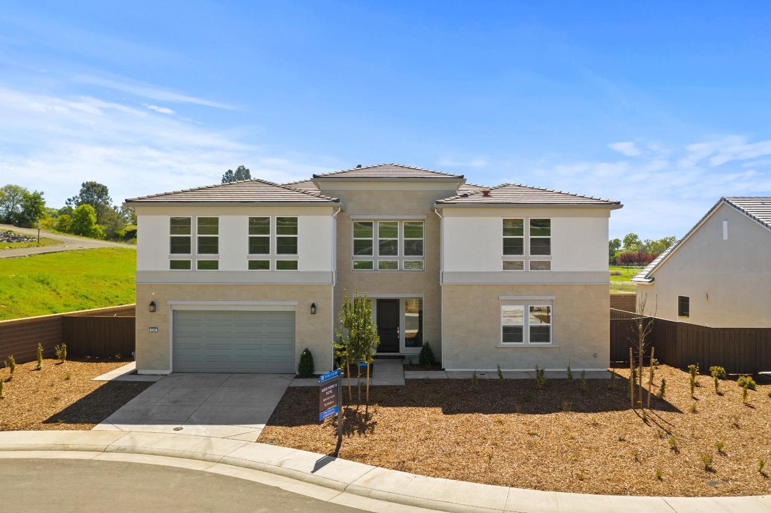 1240 Hillside Court