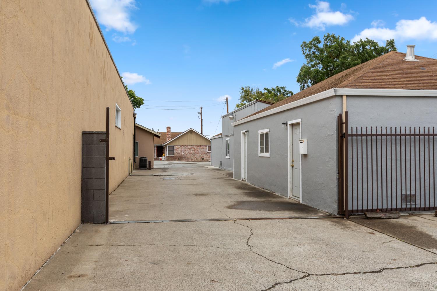 8101 Freeport Boulevard