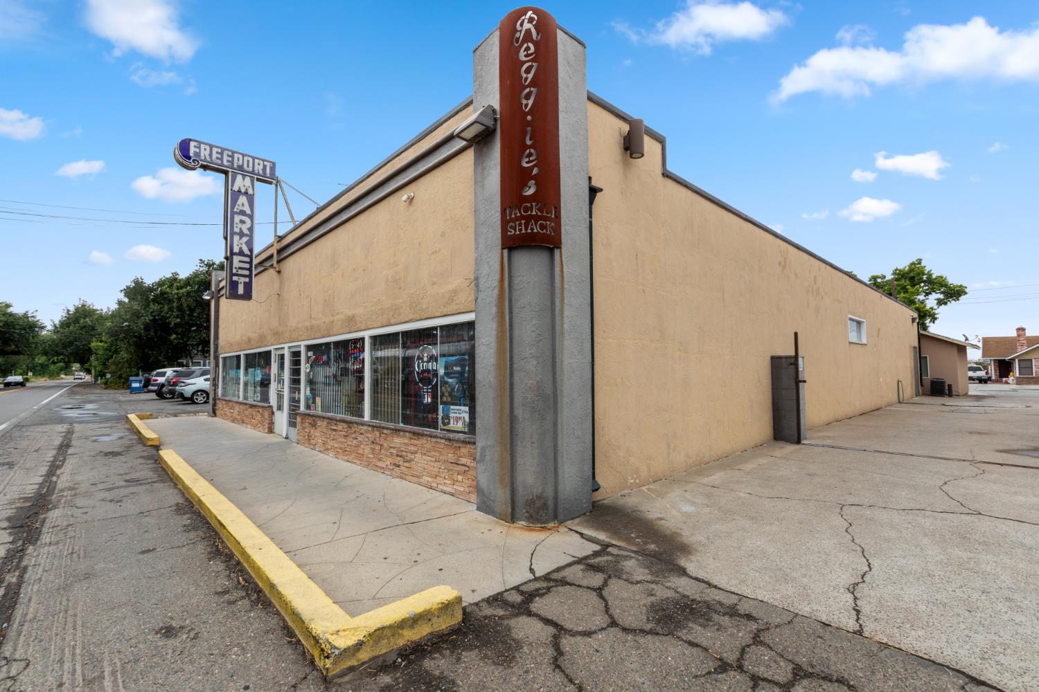 8101 Freeport Boulevard