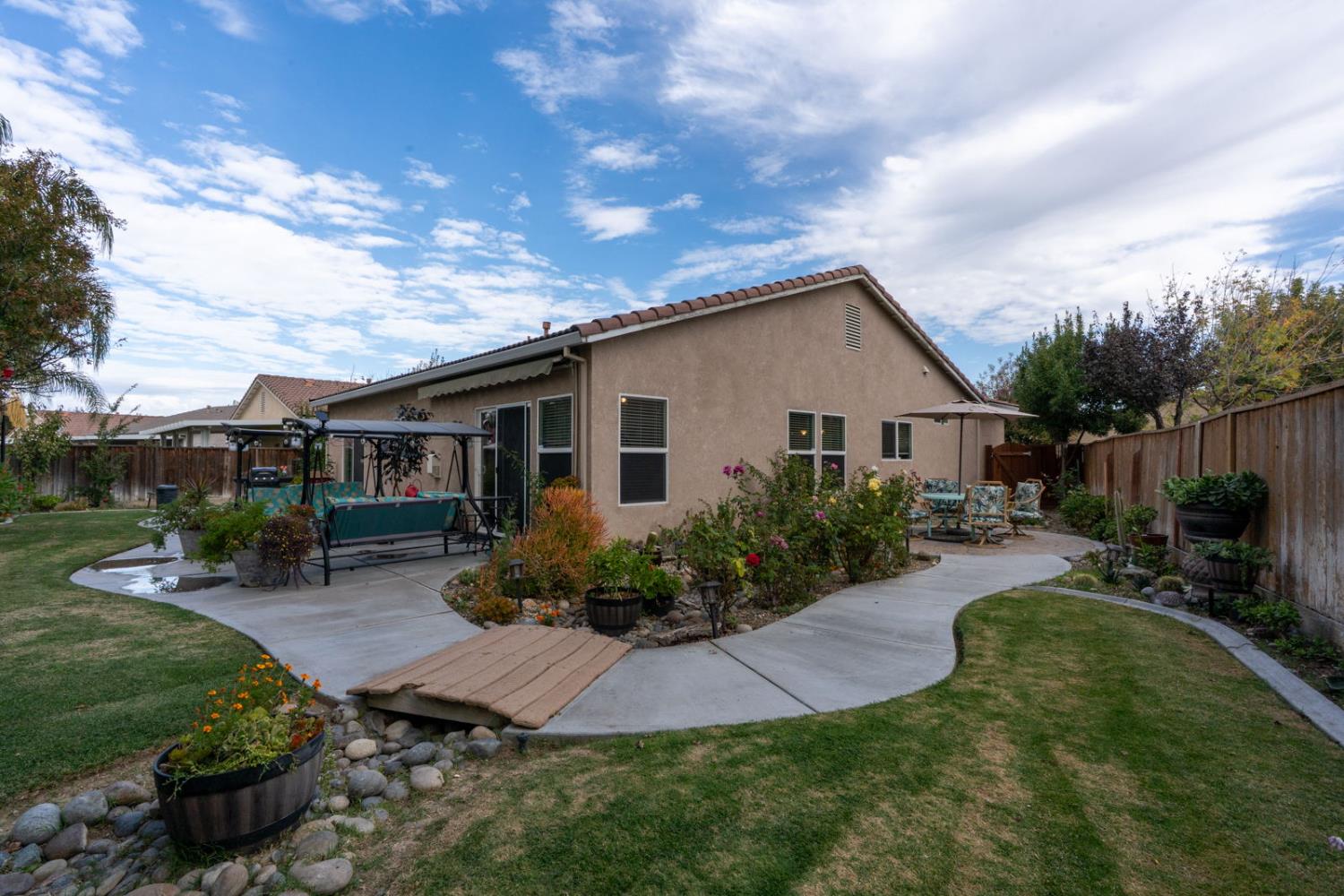 Los Banos, California 93635, United States, 3 Bedrooms Bedrooms, ,2 BathroomsBathrooms,Residential,Active,243075