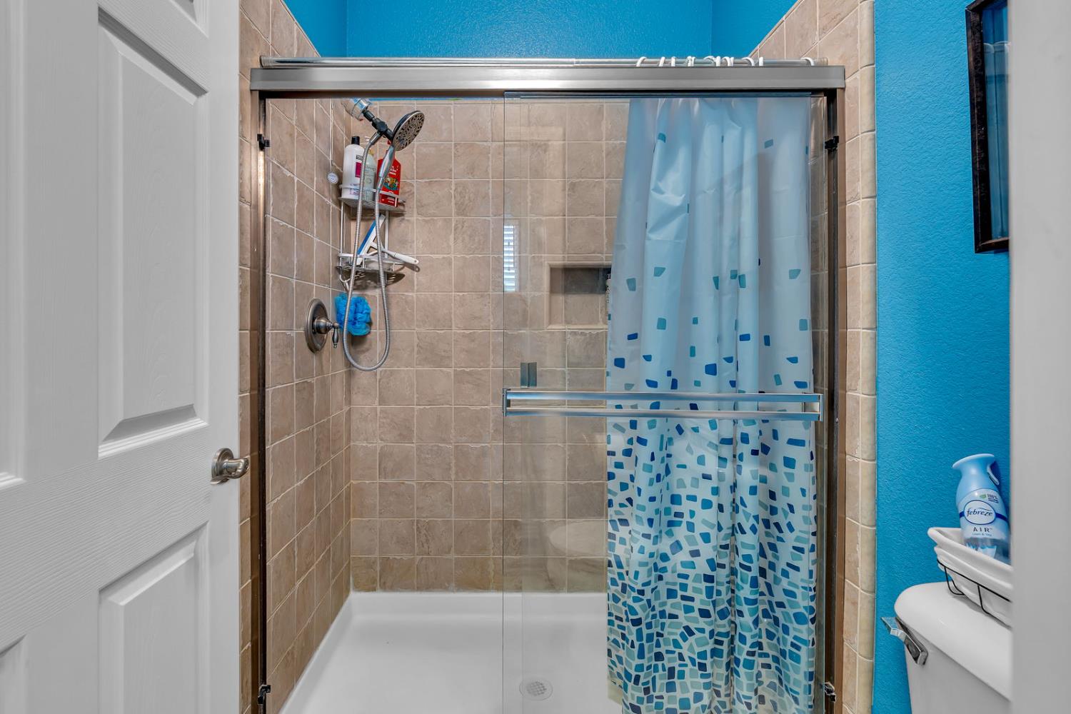 Los Banos, California 93635, United States, 3 Bedrooms Bedrooms, ,2 BathroomsBathrooms,Residential,Active,243075