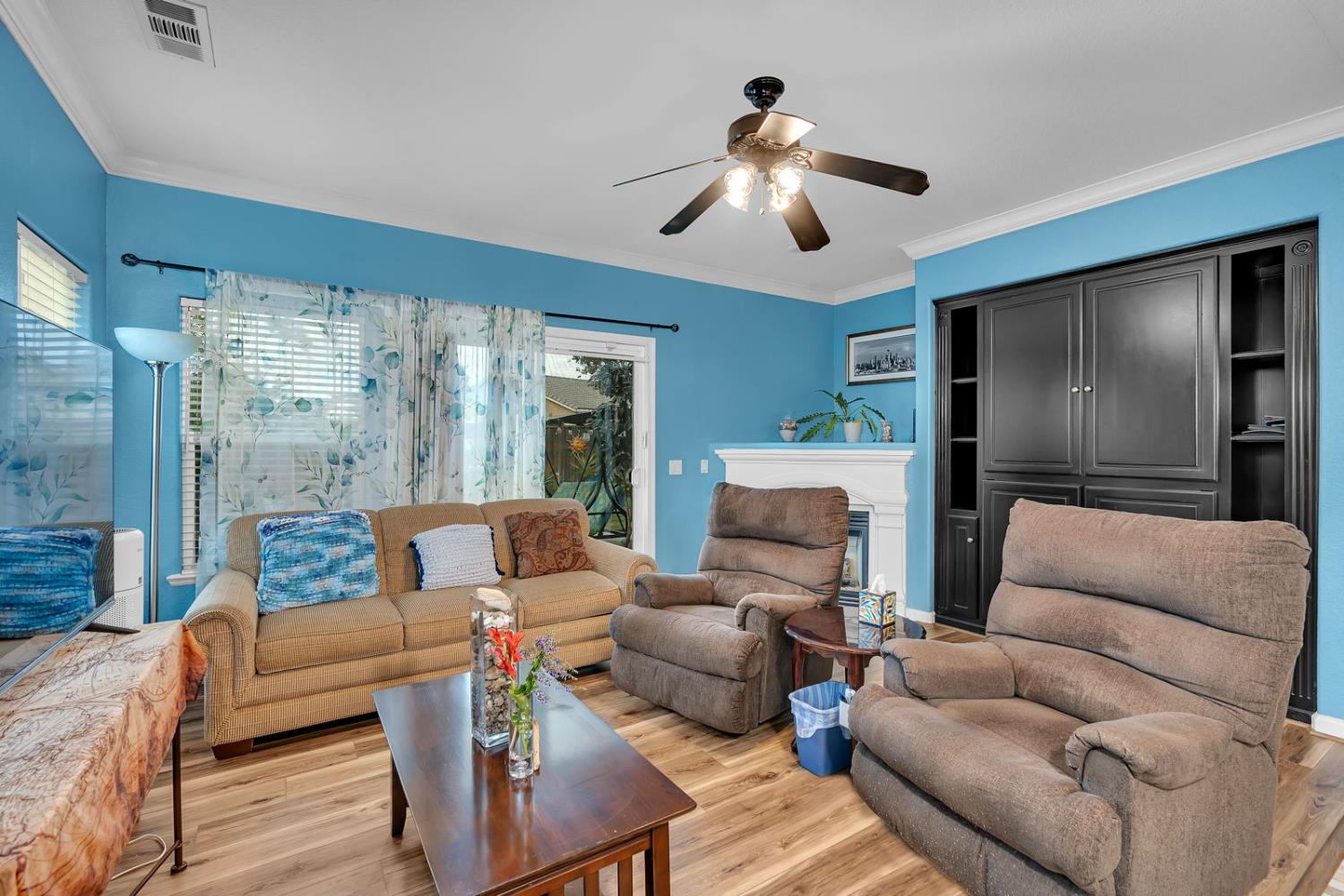 Los Banos, California 93635, United States, 3 Bedrooms Bedrooms, ,2 BathroomsBathrooms,Residential,Active,243075