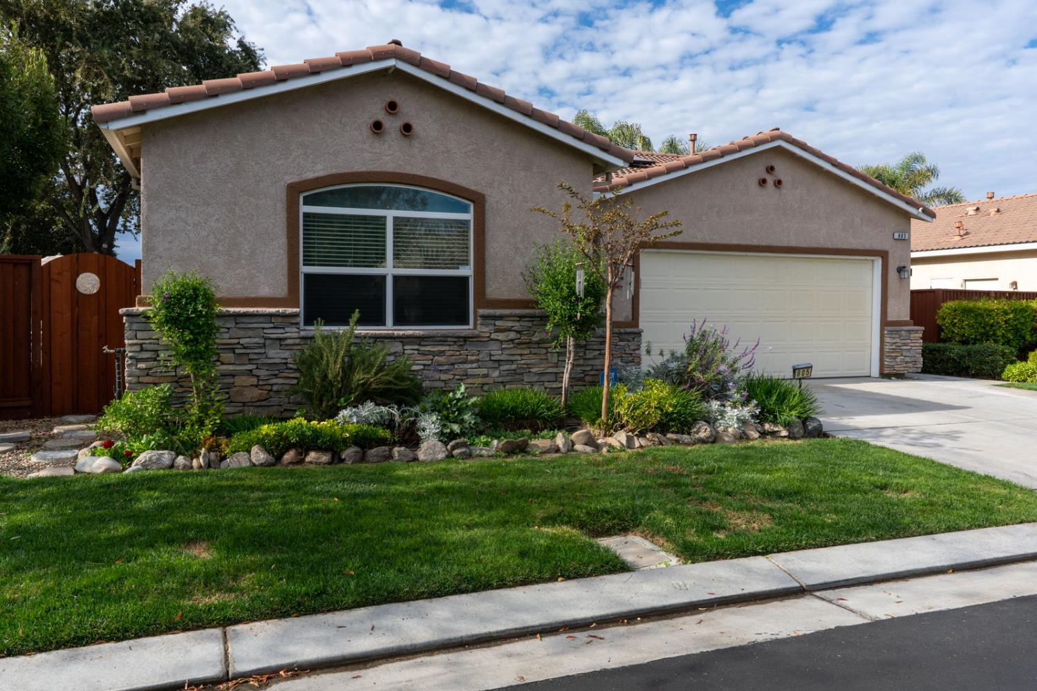 Los Banos, California 93635, United States, 3 Bedrooms Bedrooms, ,2 BathroomsBathrooms,Residential,Active,243075