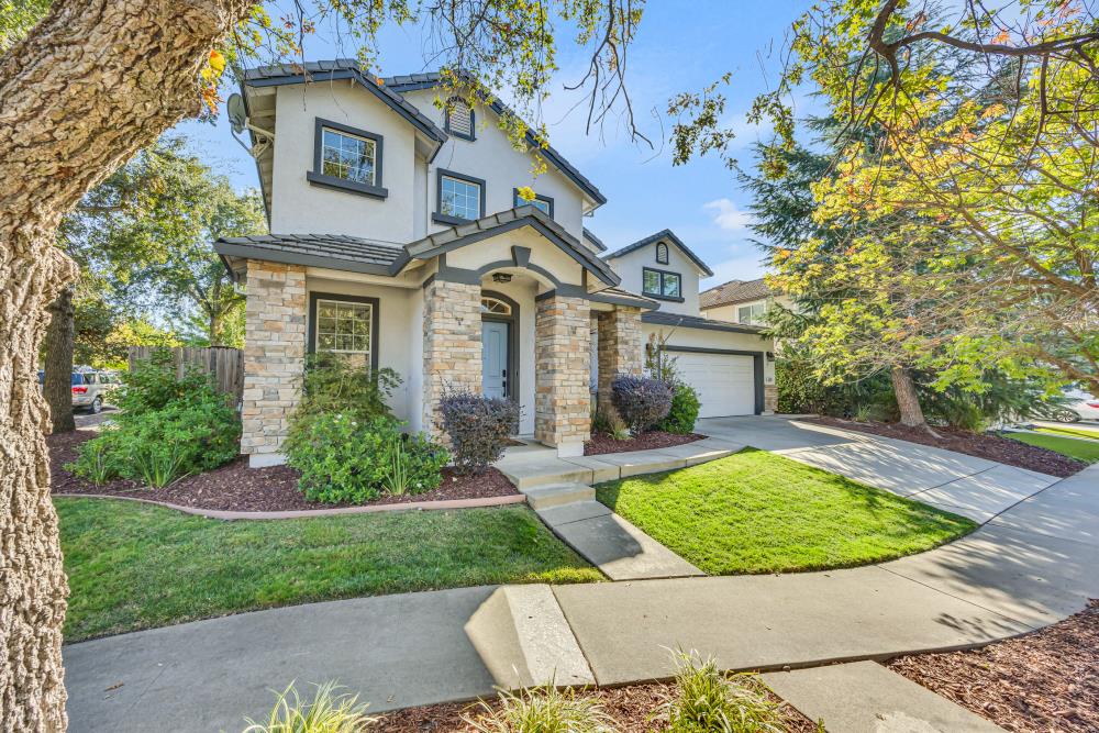 4033 Hunter Oaks Lane