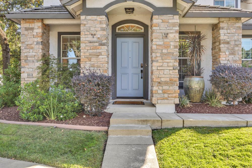 4033 Hunter Oaks Lane