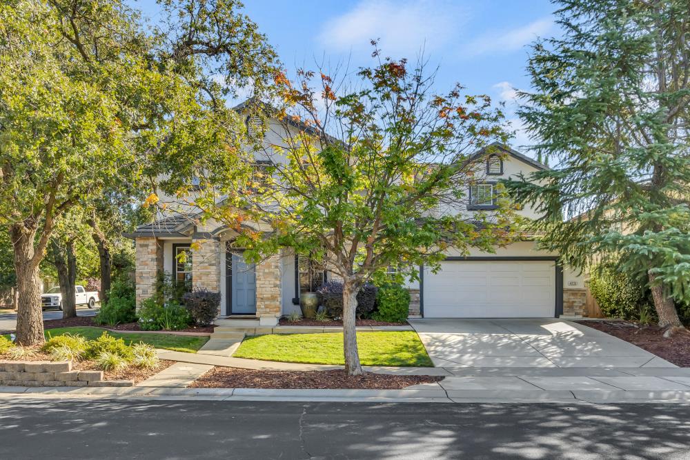 4033 Hunter Oaks Lane