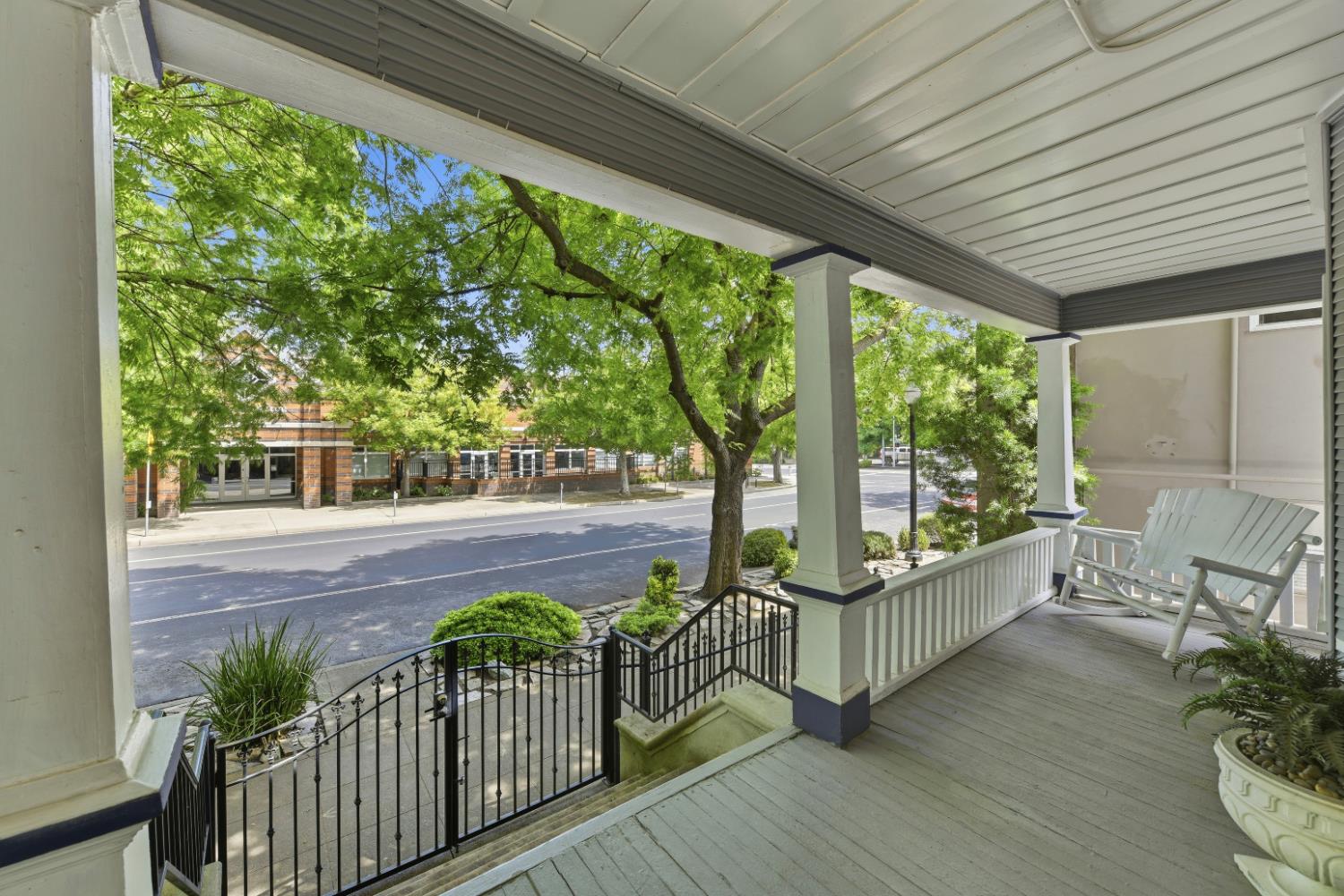 1120 G Street