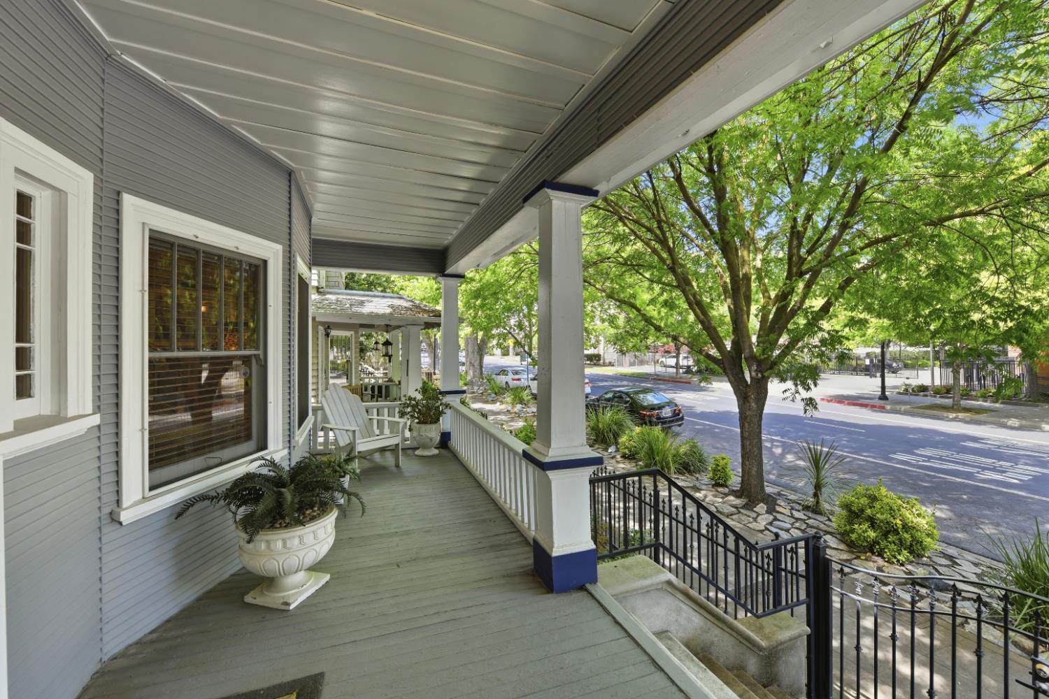 1120 G Street