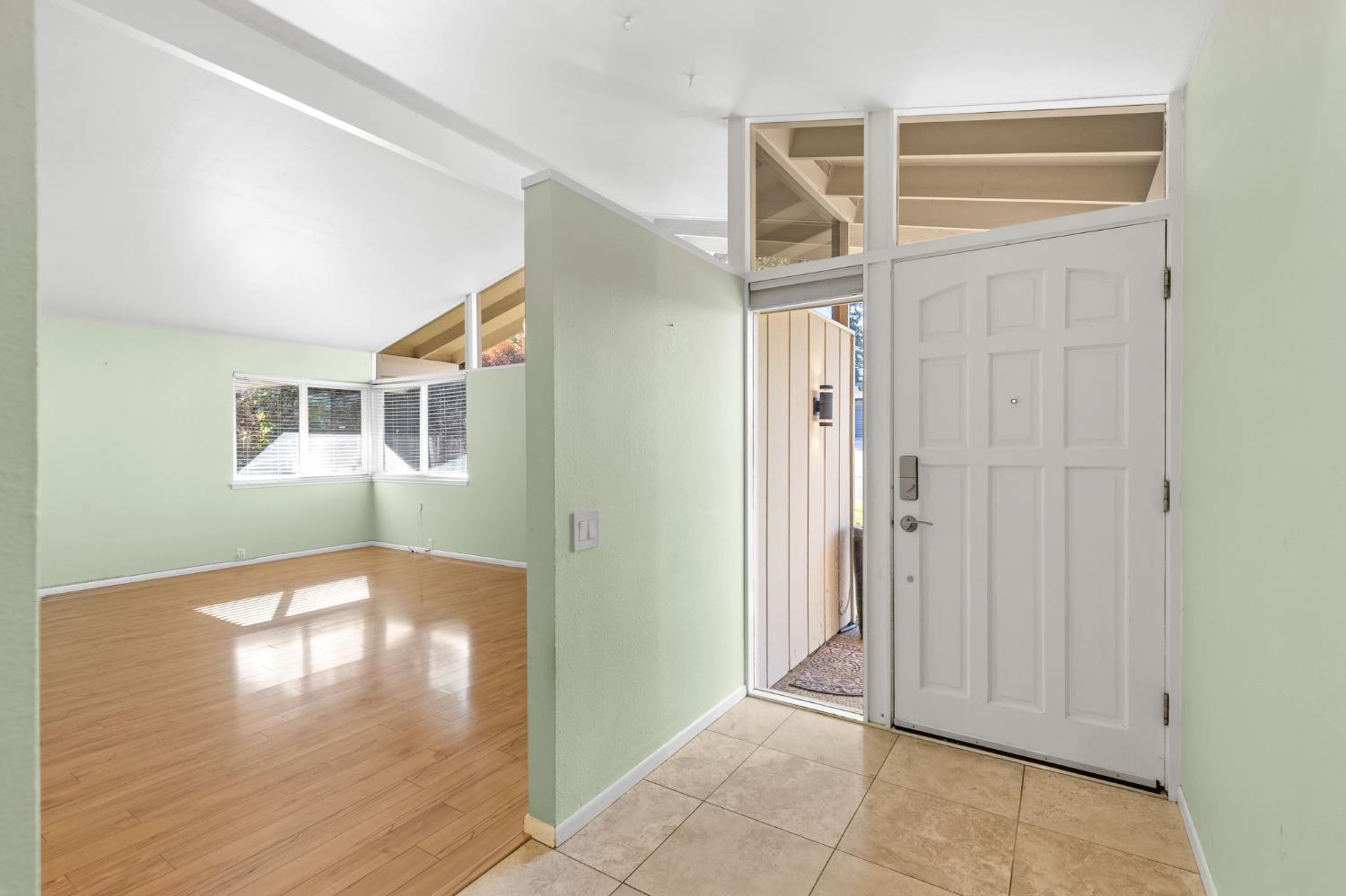 7613 Northeast Circle