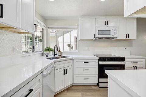 8135 Traver Court, Sacramento, CA 95828 - MLS#: 225065655