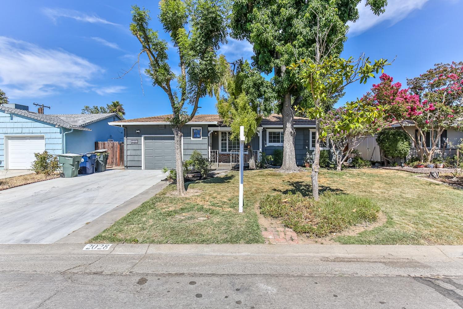 View Sacramento, CA 95815 house