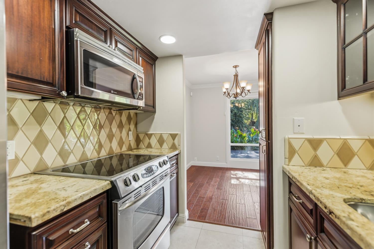 2418 Larkspur Lane 227