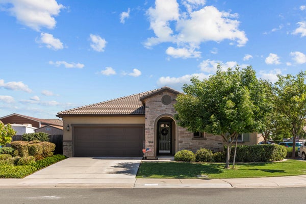 905 ELLIS CIR, GALT, CA 95632 - Image d8461895b79110853cb33106eaca5a79/2818000155
