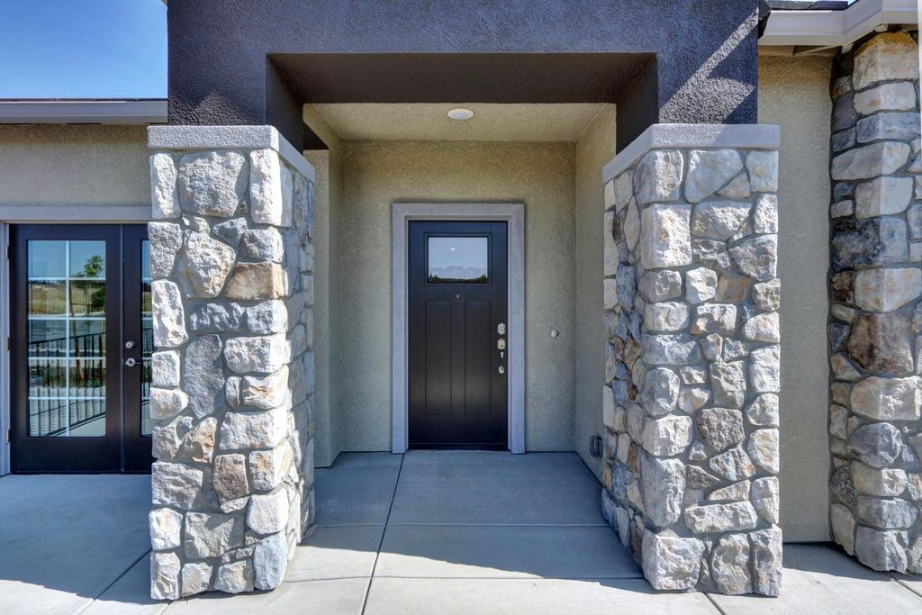 Photo of 944 Norman Road, Galt, CA 95632 (MLS # 225140147)