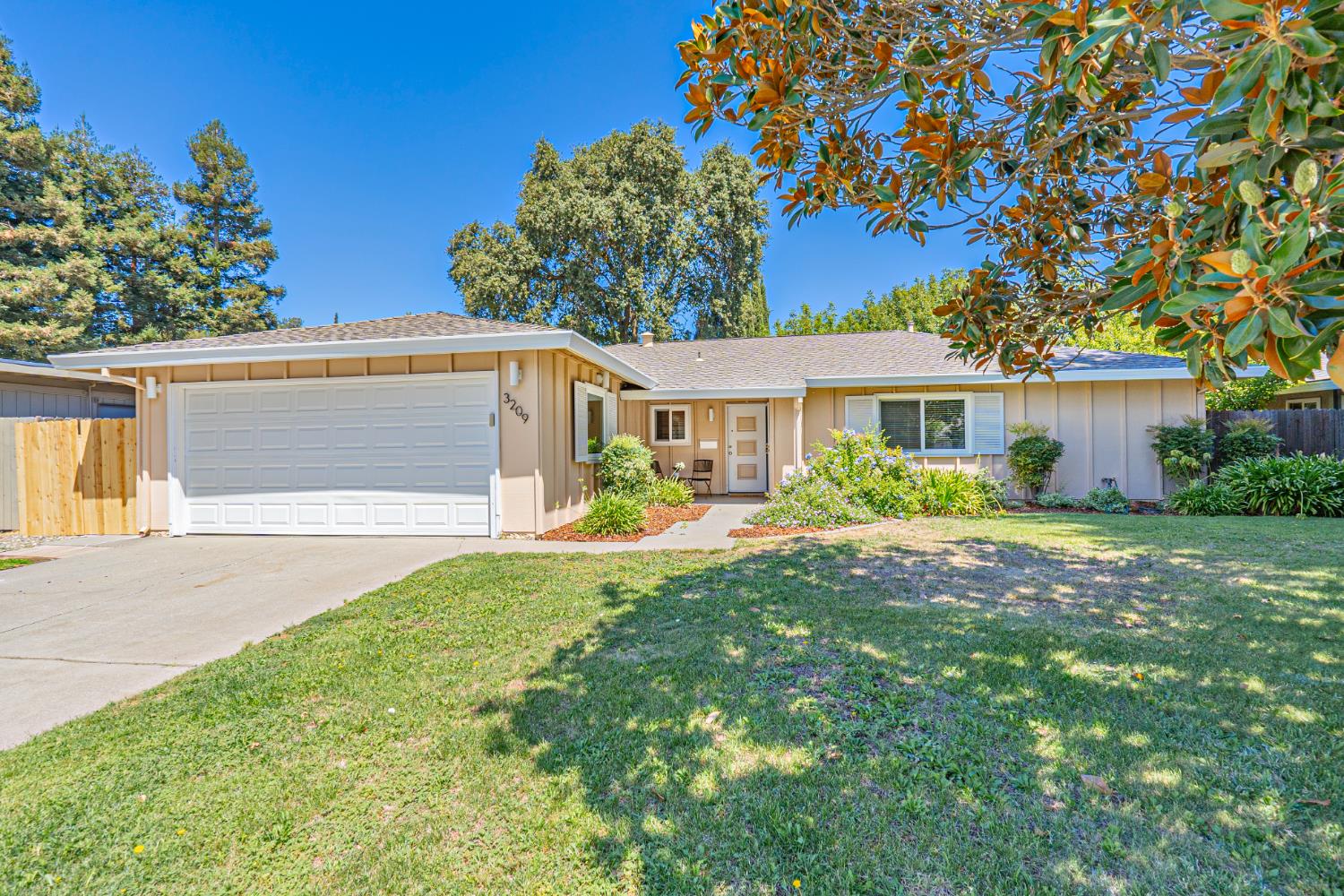 3209 Lillard Drive