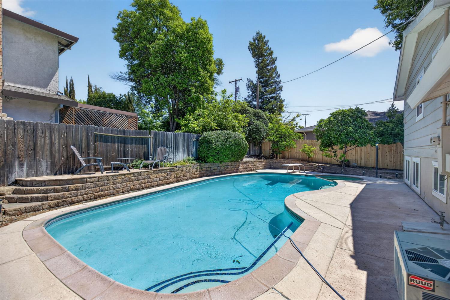 5542 Fleetwood Drive