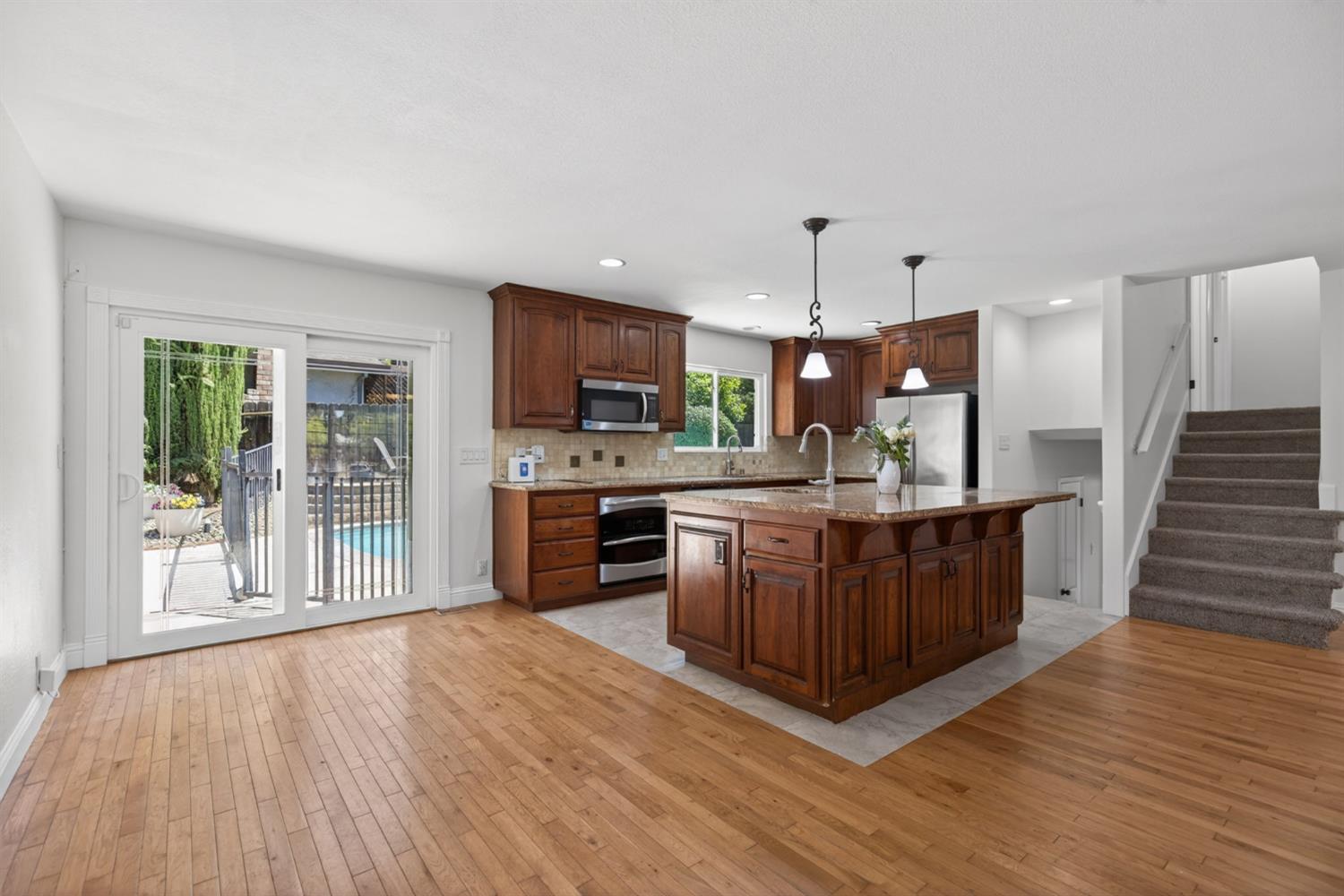 5542 Fleetwood Drive