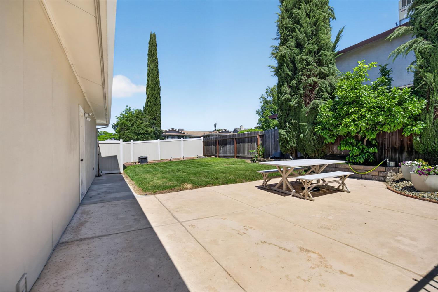 5542 Fleetwood Drive