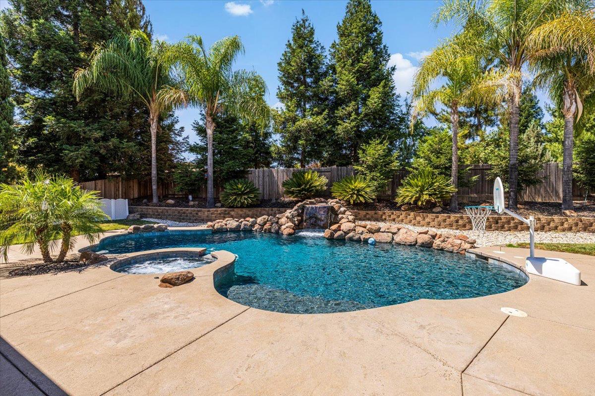 1600 Baroness Way