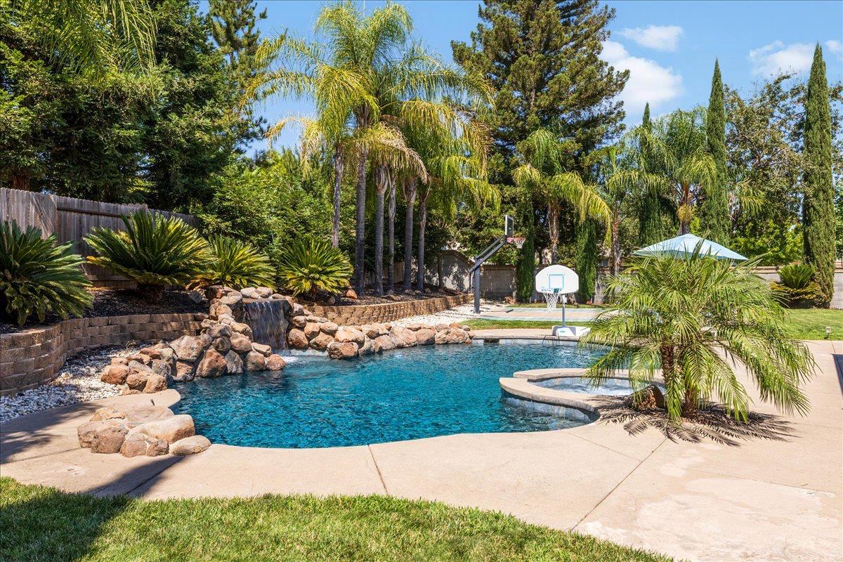 1600 Baroness Way