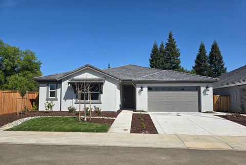 1961 Kenneth Way, Yuba City, CA 95993 - MLS#: 225043425