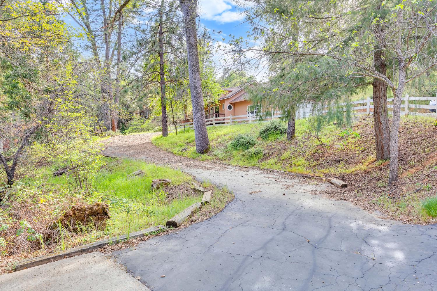 19555 N Tuolumne Road