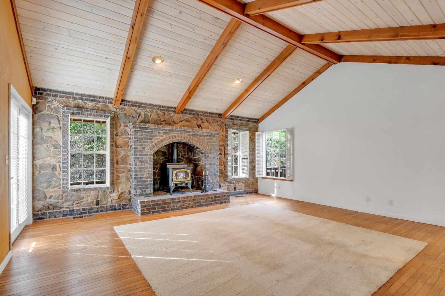 19555 N Tuolumne Road