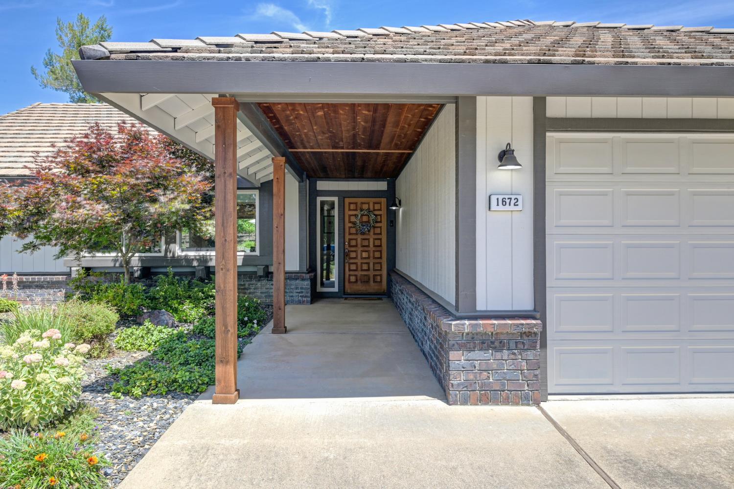 1672 Wyndham