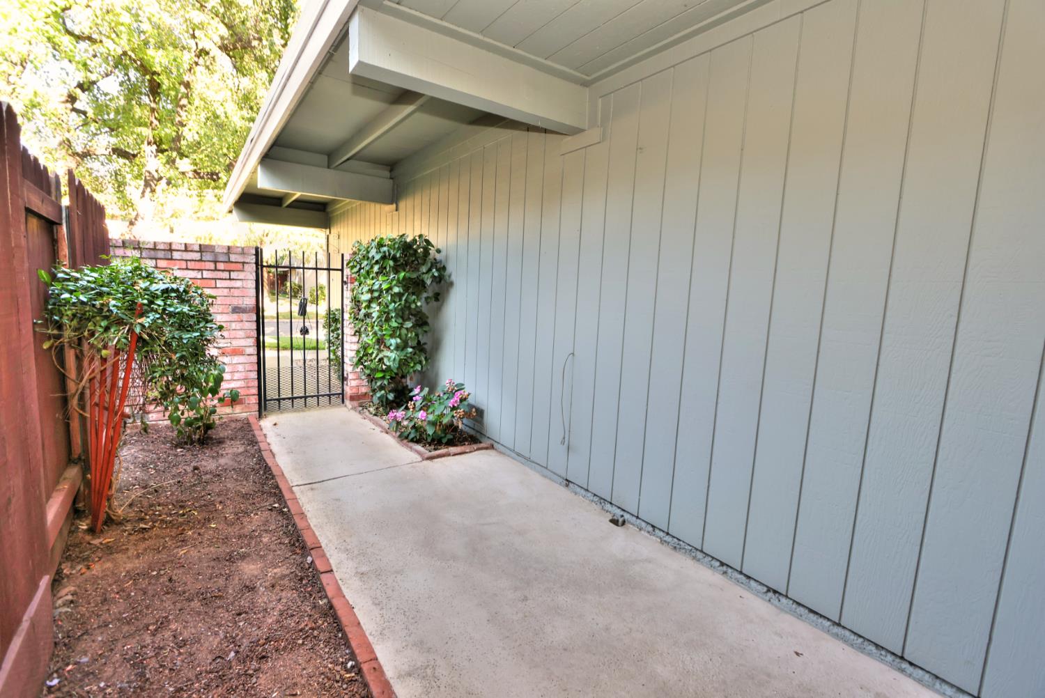 7032 La Costa Lane