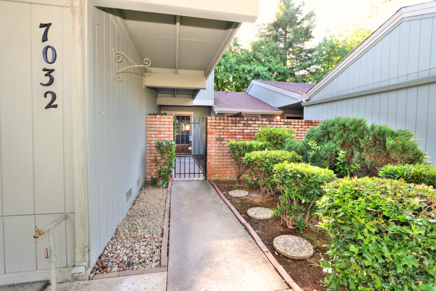 7032 La Costa Lane