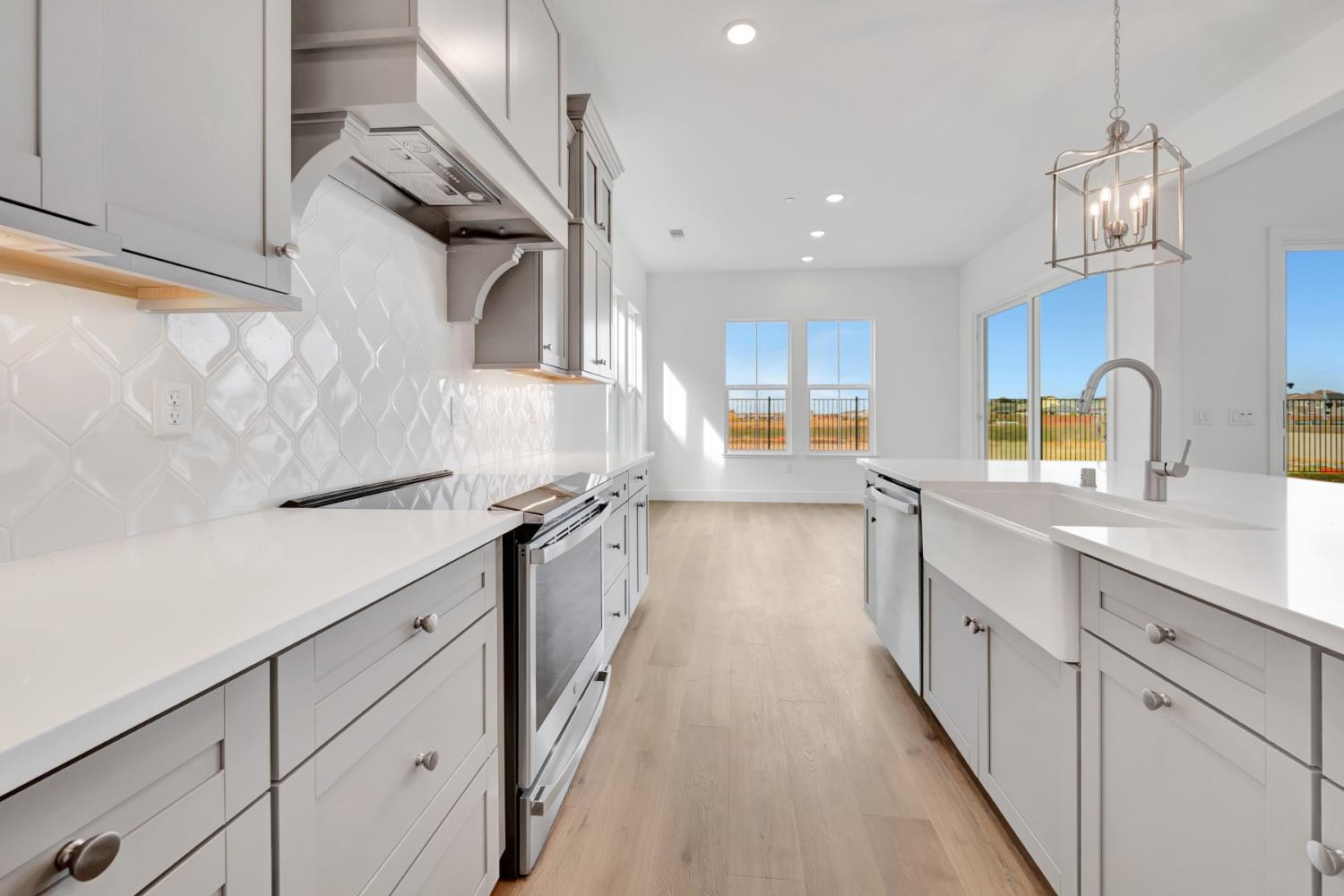 4330 Hooded Crow Way