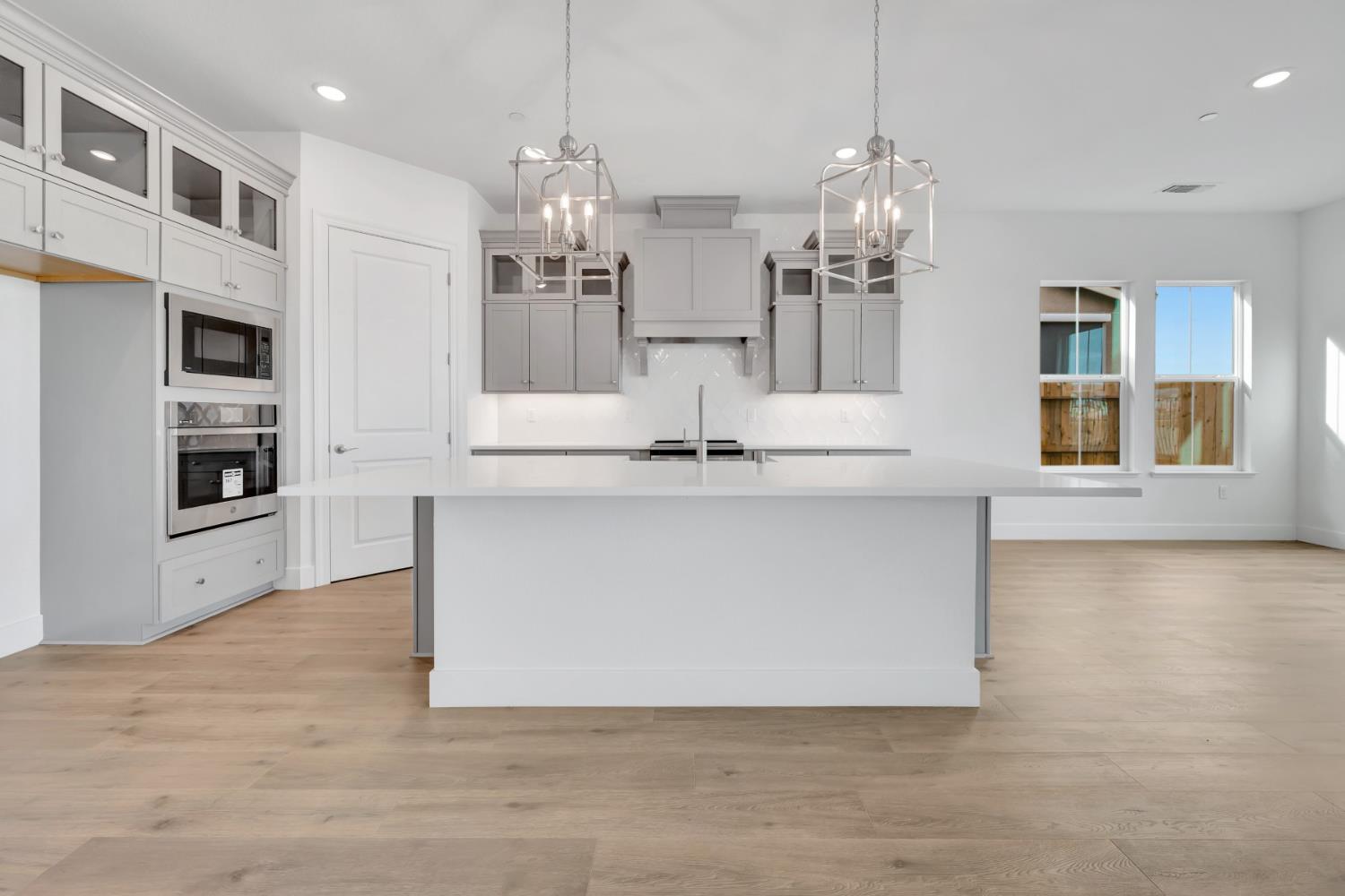 4330 Hooded Crow Way