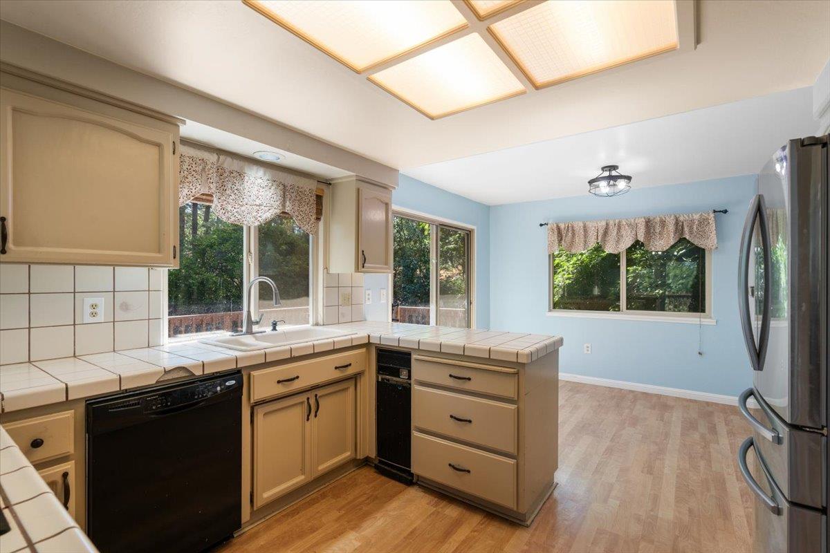 Meadow Vista, California 95722, United States, 3 Bedrooms Bedrooms, ,2 BathroomsBathrooms,Residential,Active,184464