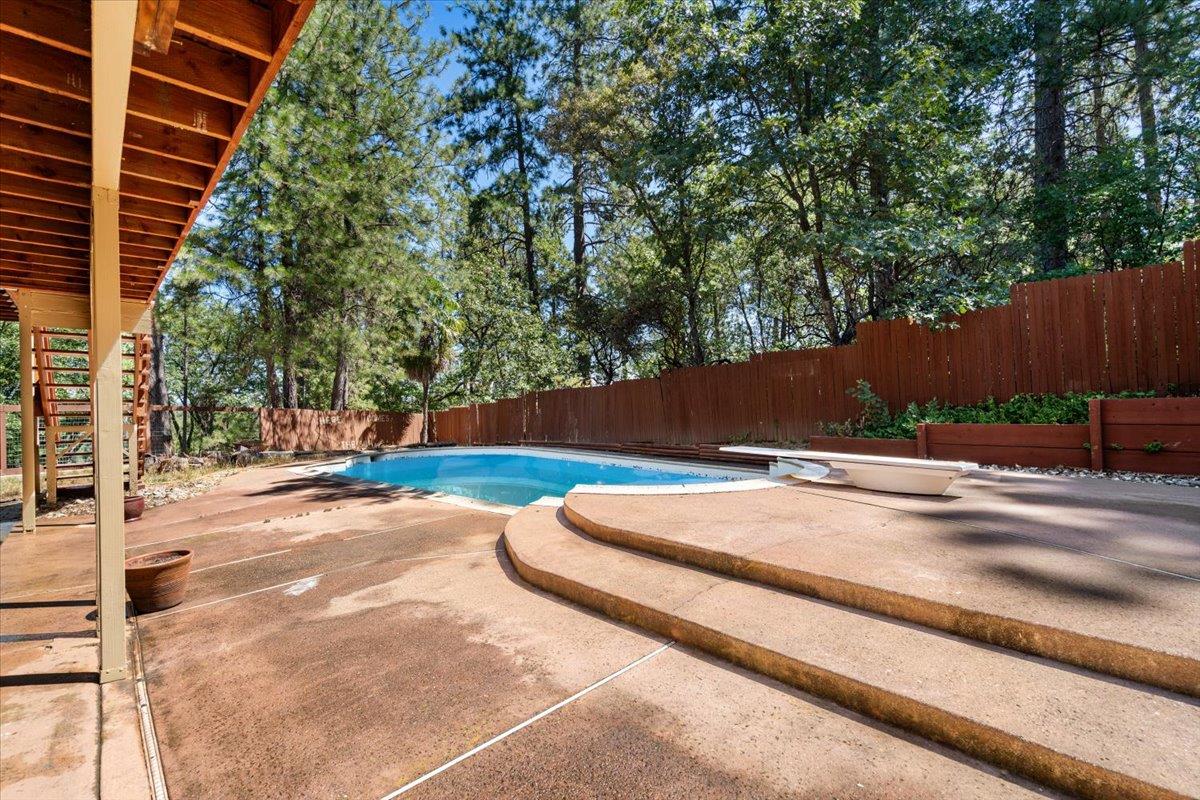 Meadow Vista, California 95722, United States, 3 Bedrooms Bedrooms, ,2 BathroomsBathrooms,Residential,Active,184464