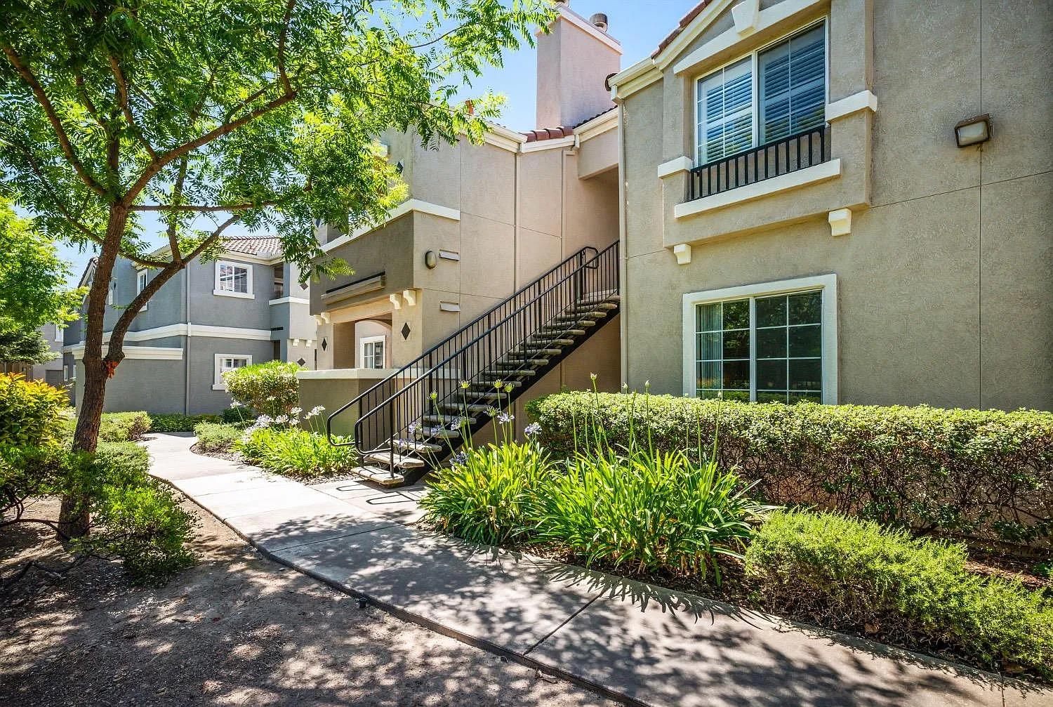 885 Halidon Way 612