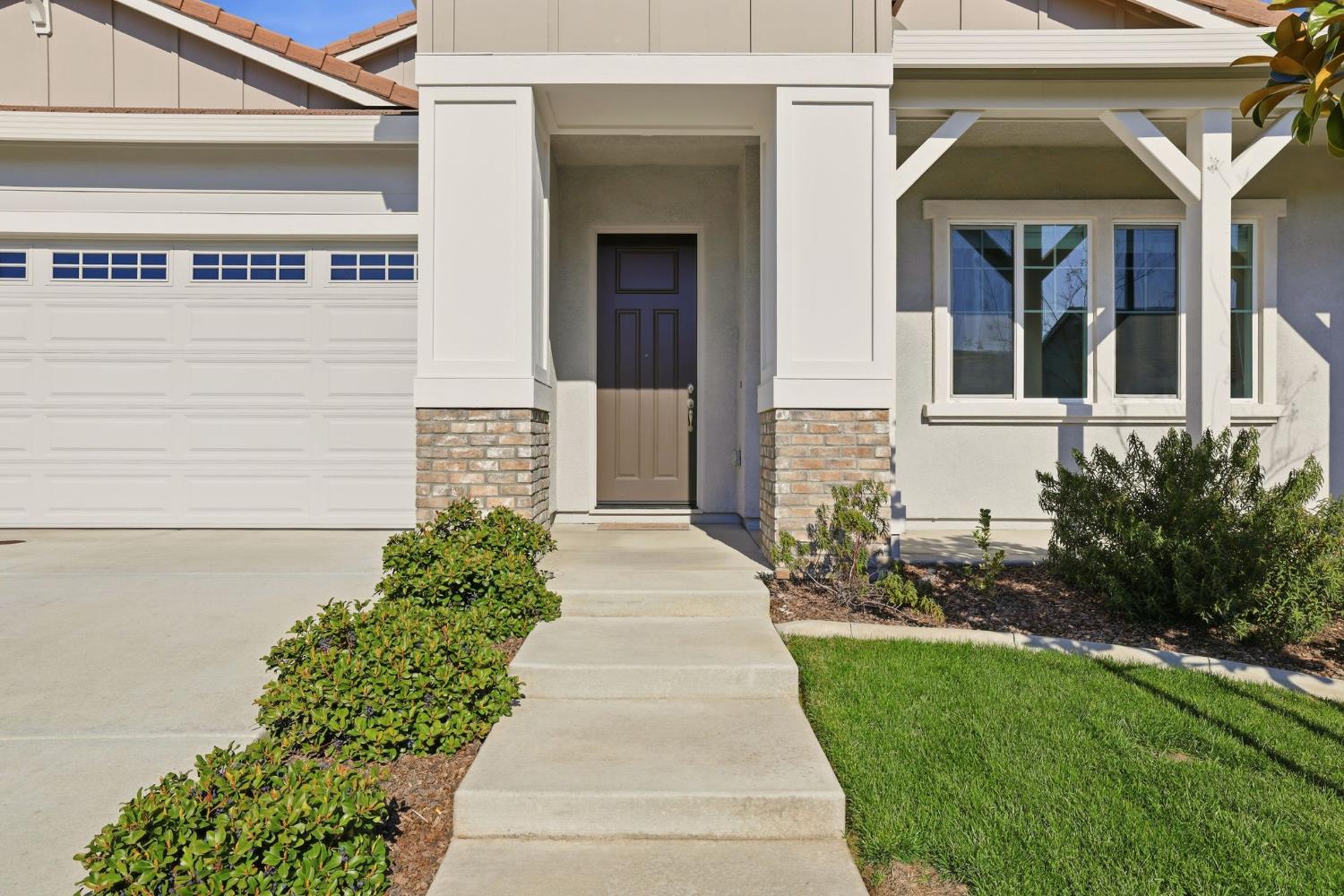 2121 Arbor Ridge Drive