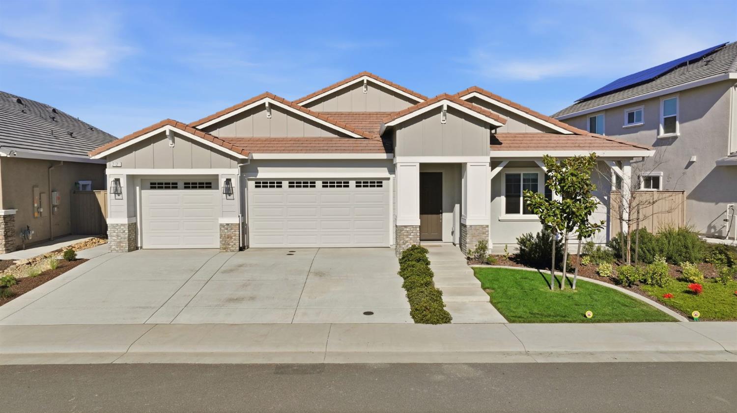 2121 Arbor Ridge Drive