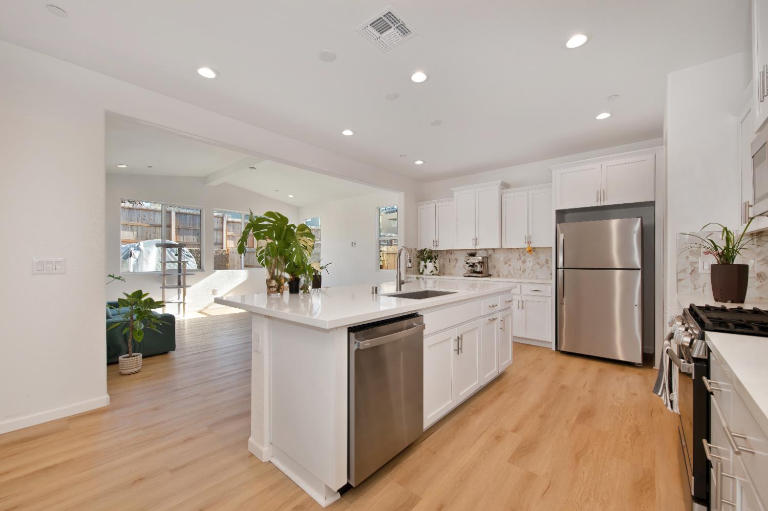 Rancho Cordova, California 95742, United States, 3 Bedrooms Bedrooms, ,3 BathroomsBathrooms,Residential,Active,177361