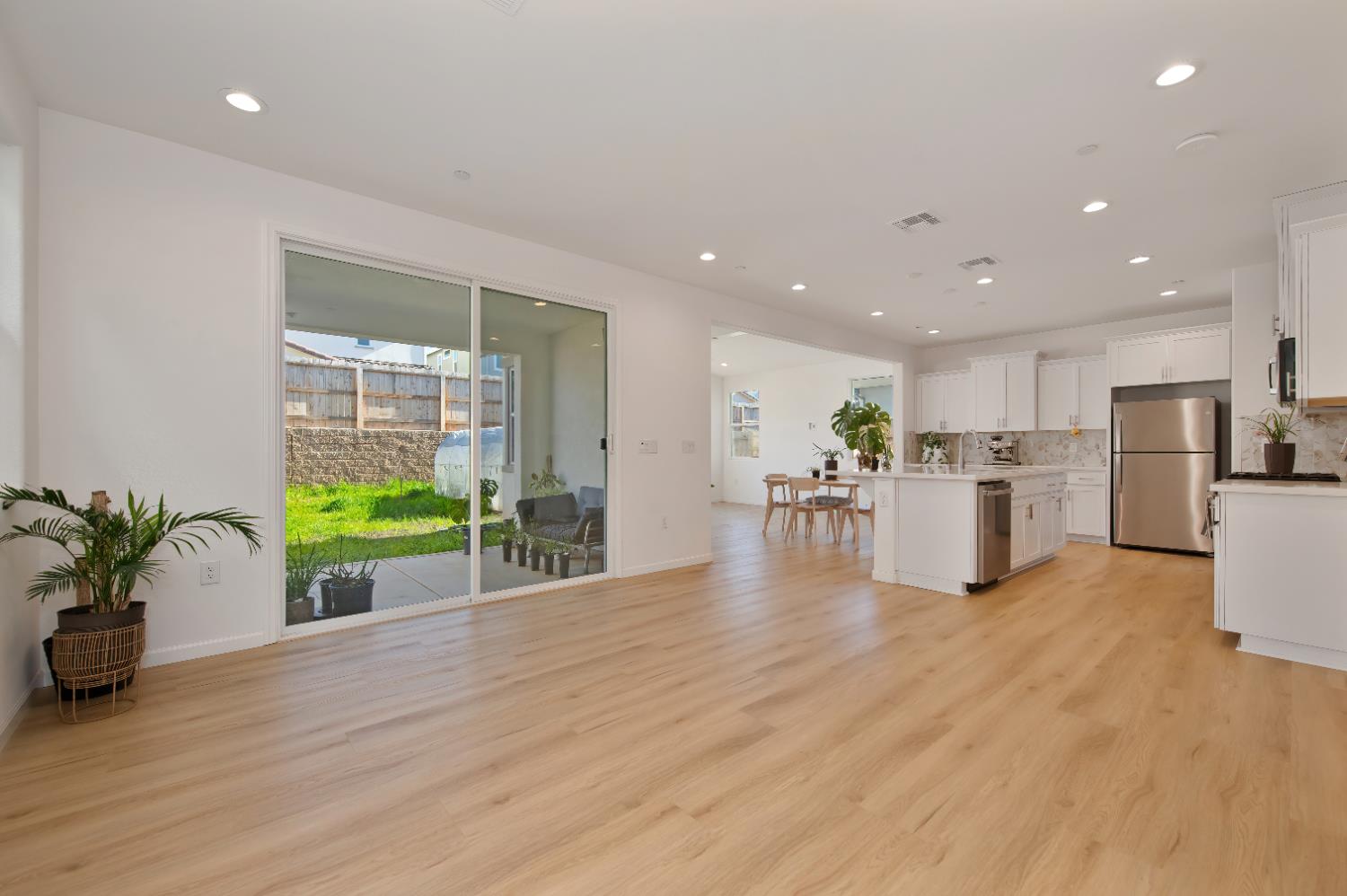 Rancho Cordova, California 95742, United States, 3 Bedrooms Bedrooms, ,3 BathroomsBathrooms,Residential,Active,177361