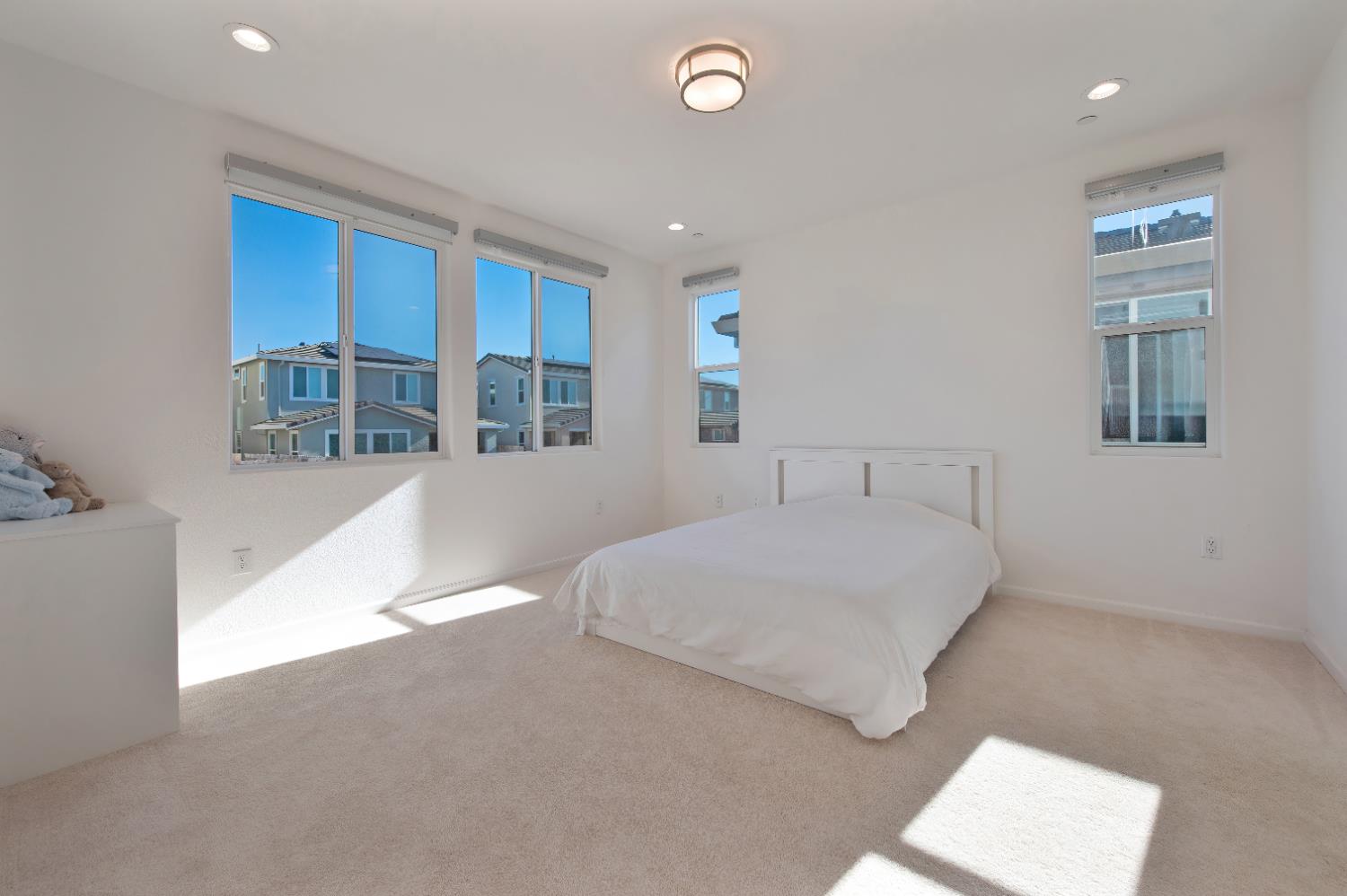 Rancho Cordova, California 95742, United States, 3 Bedrooms Bedrooms, ,3 BathroomsBathrooms,Residential,Active,177361