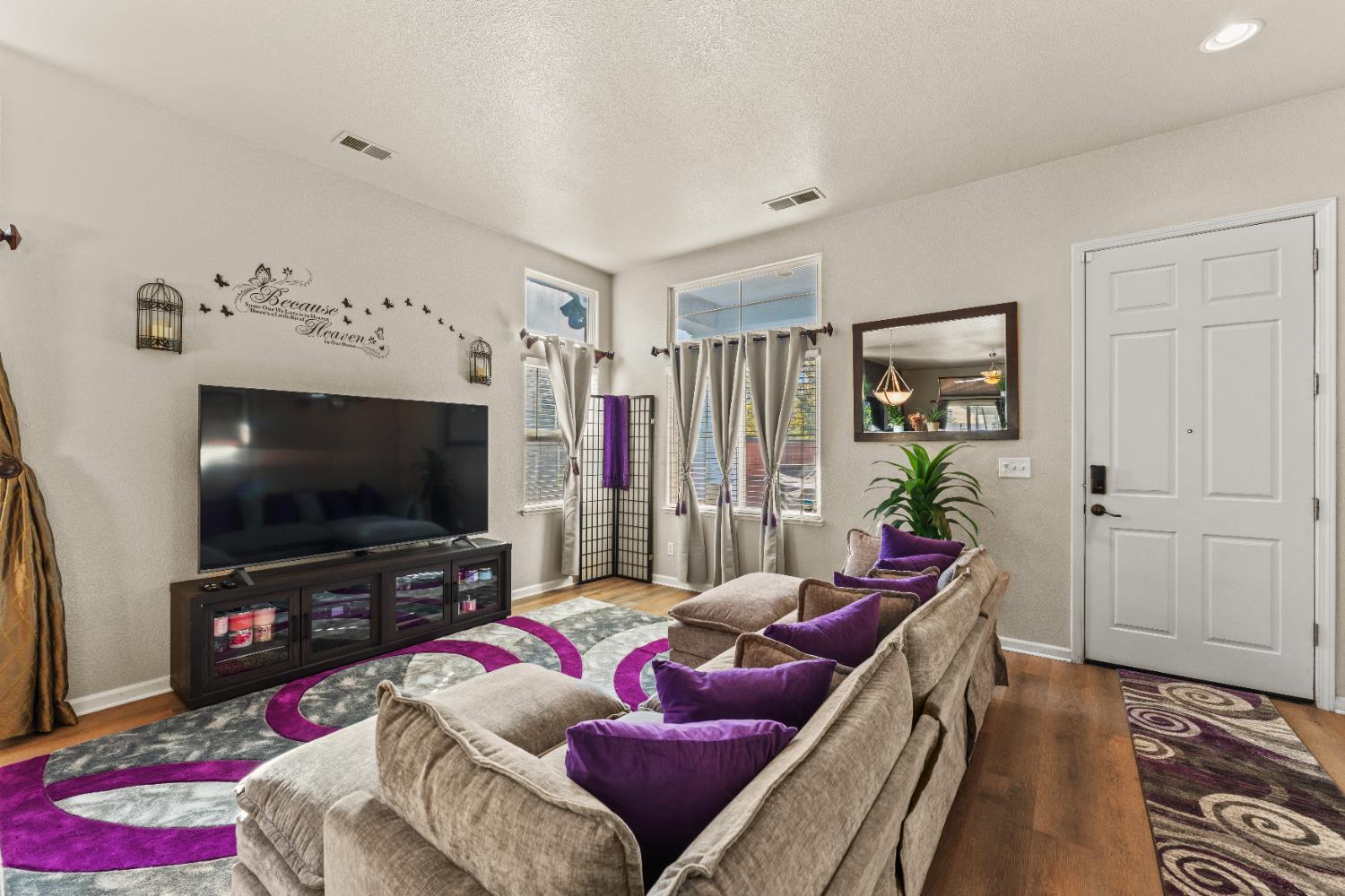 1711 Churchill Way