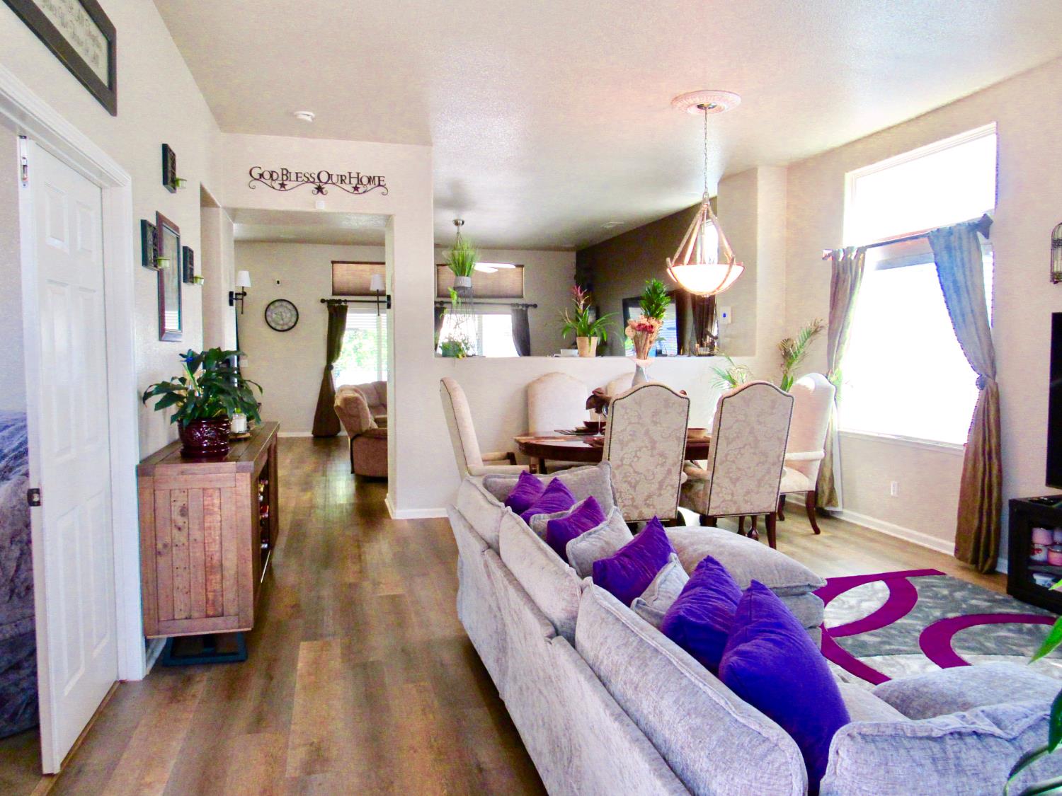 1711 Churchill Way