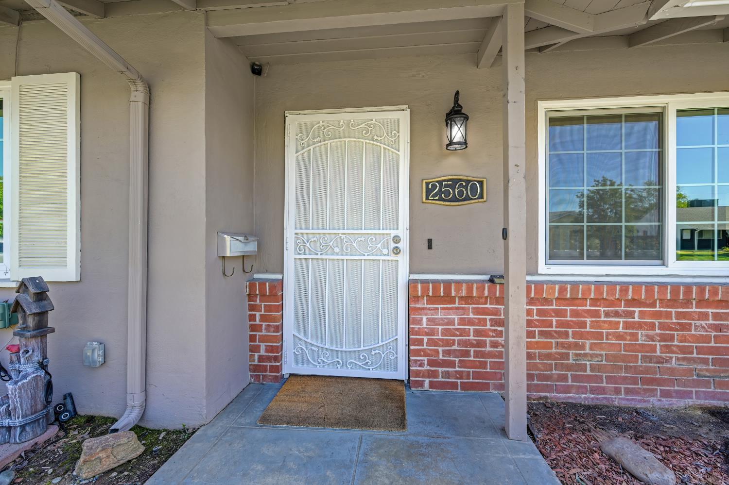 2560 Carson Way